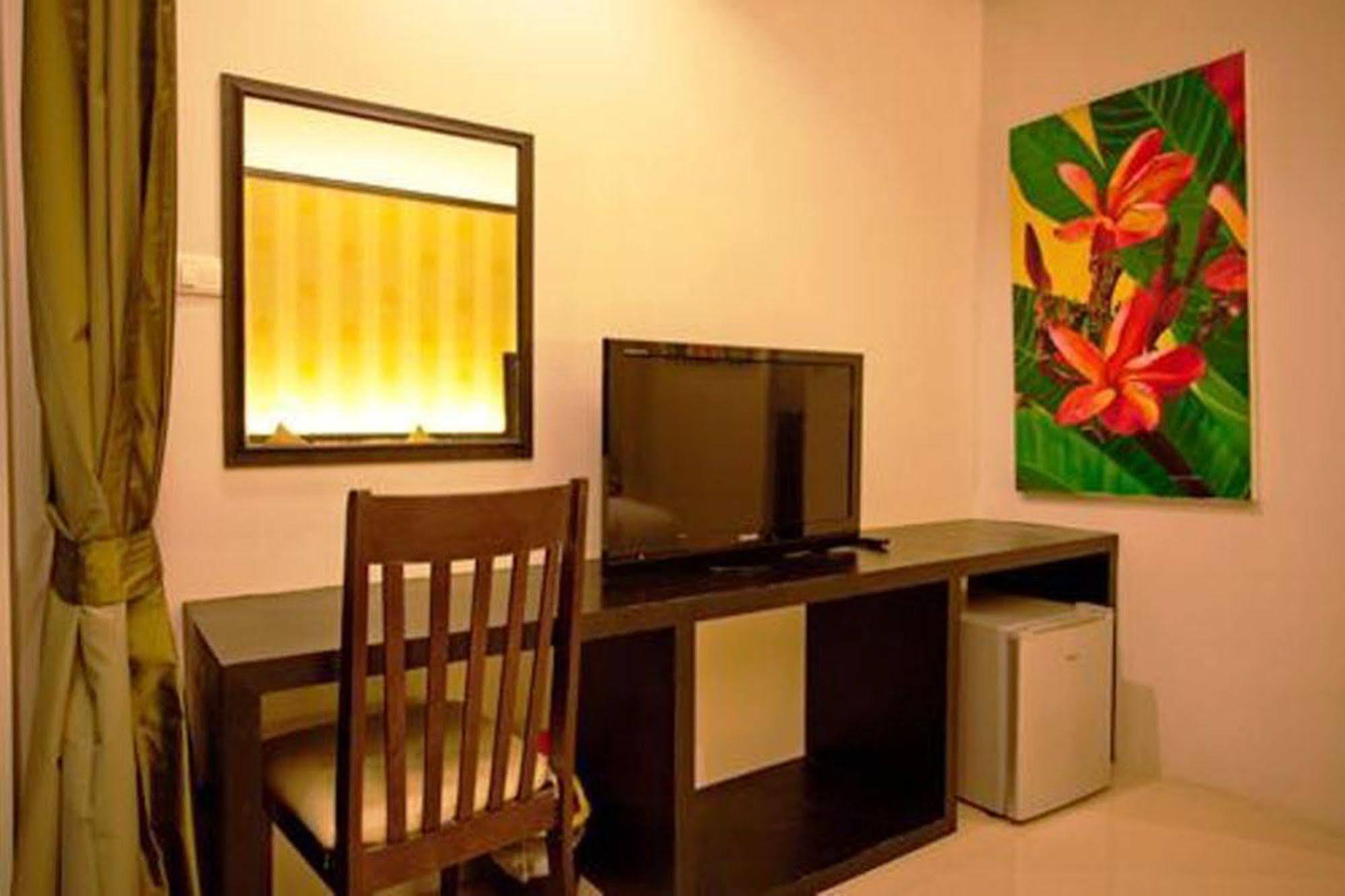 Kata Green Beach Hotel Екстер'єр фото