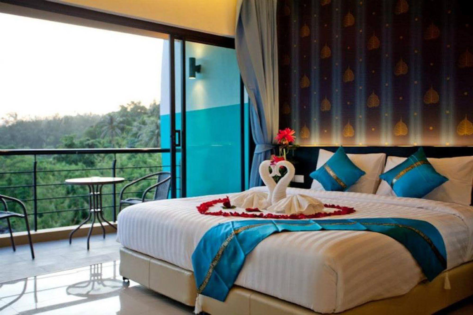 Kata Green Beach Hotel Екстер'єр фото