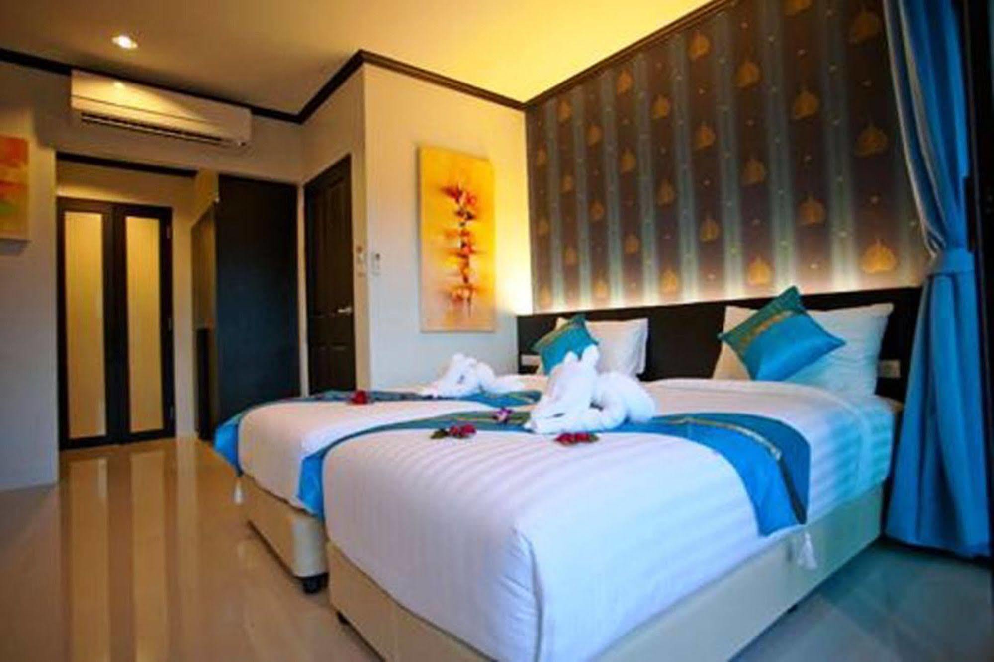 Kata Green Beach Hotel Екстер'єр фото
