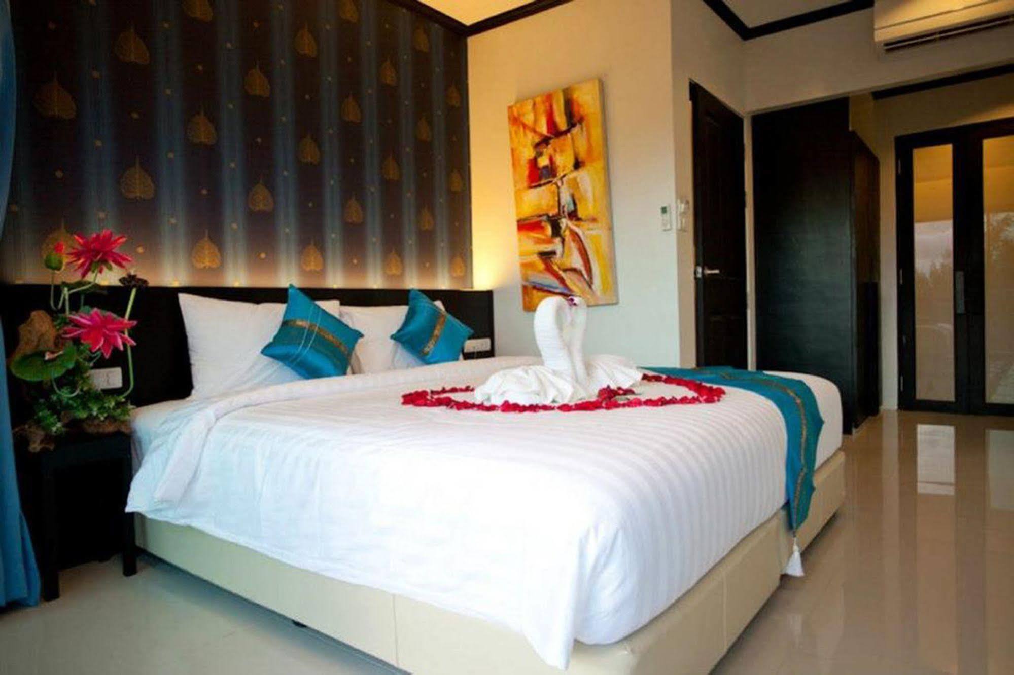 Kata Green Beach Hotel Екстер'єр фото
