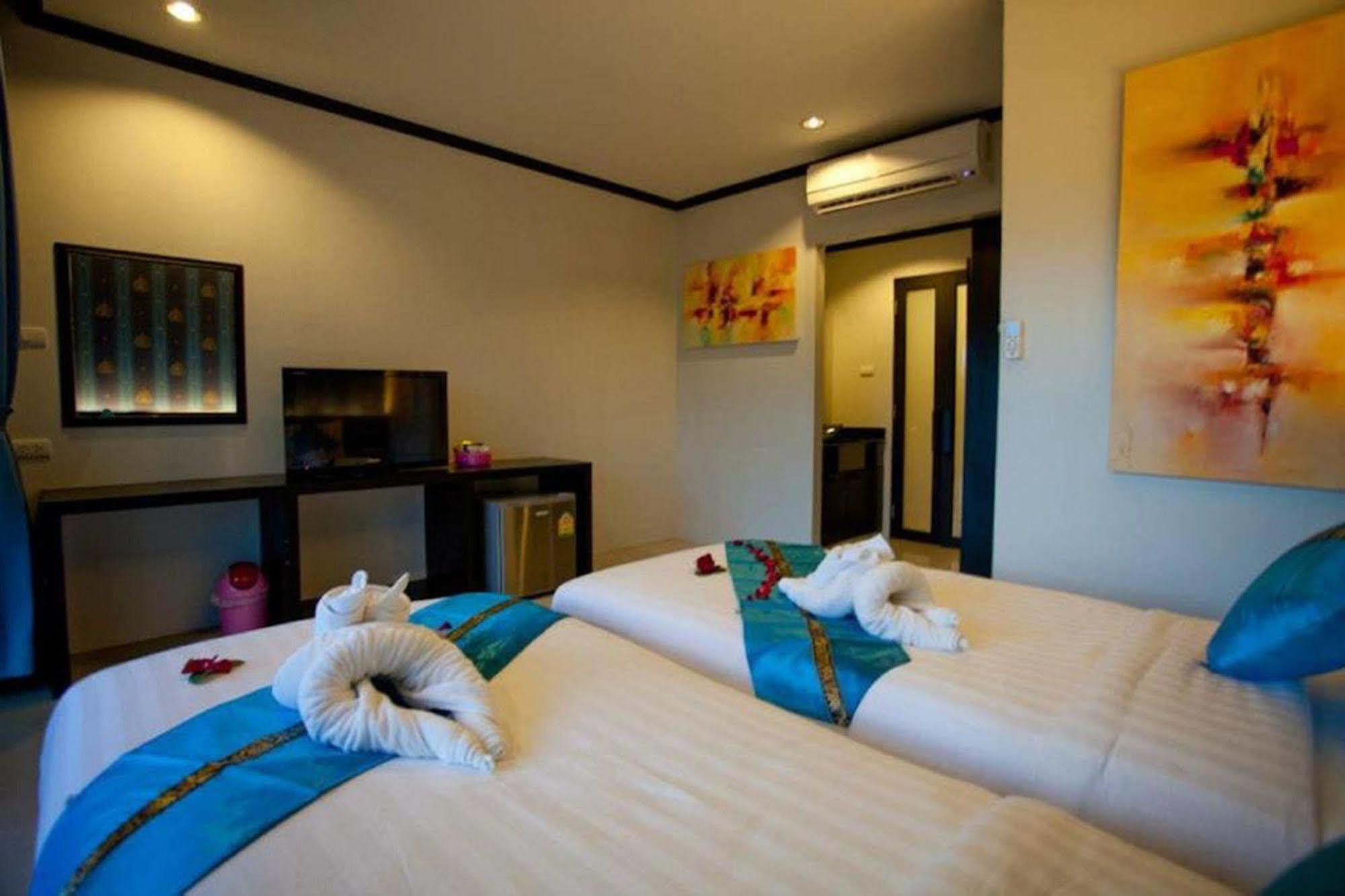 Kata Green Beach Hotel Екстер'єр фото