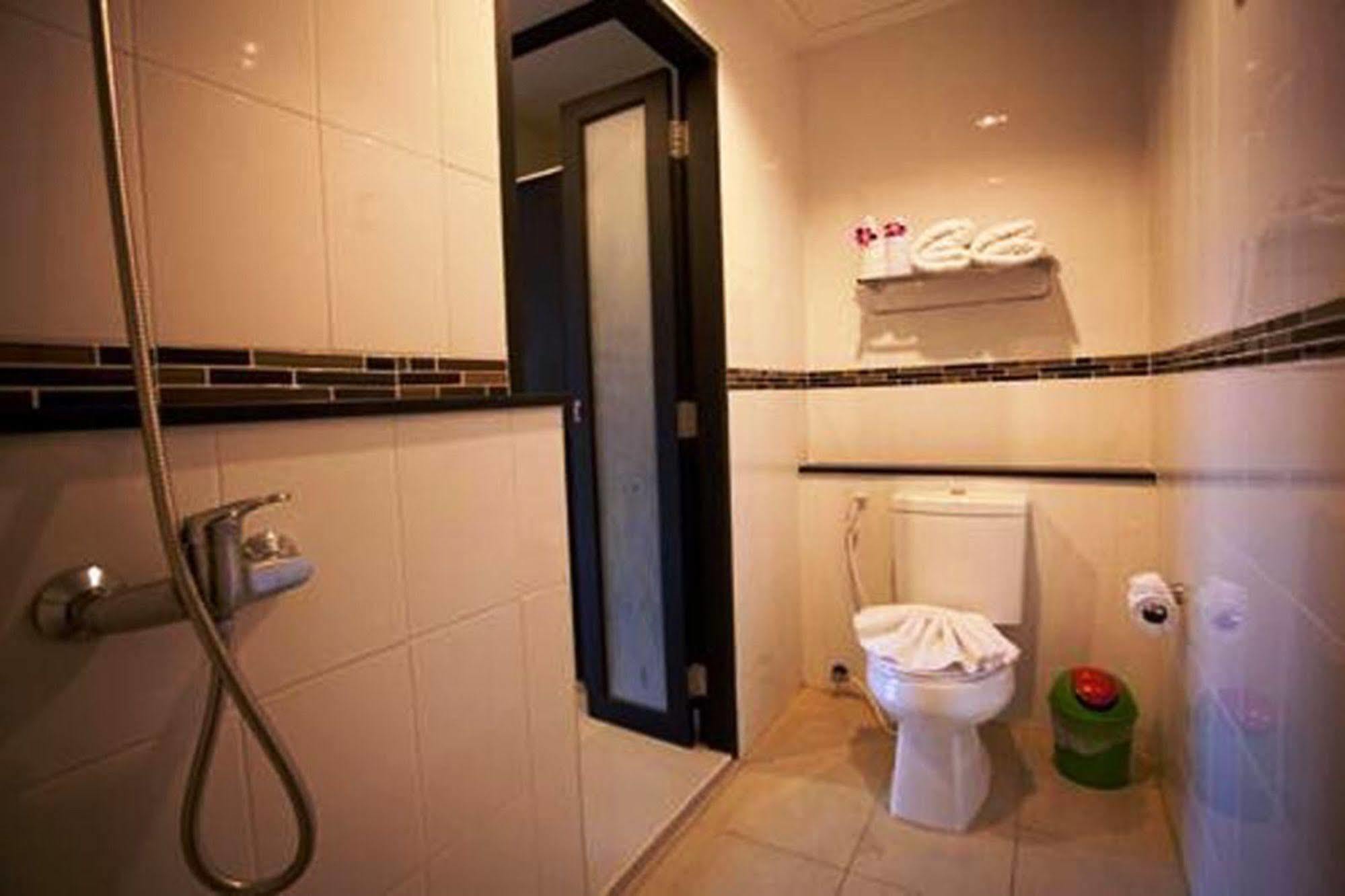 Kata Green Beach Hotel Екстер'єр фото