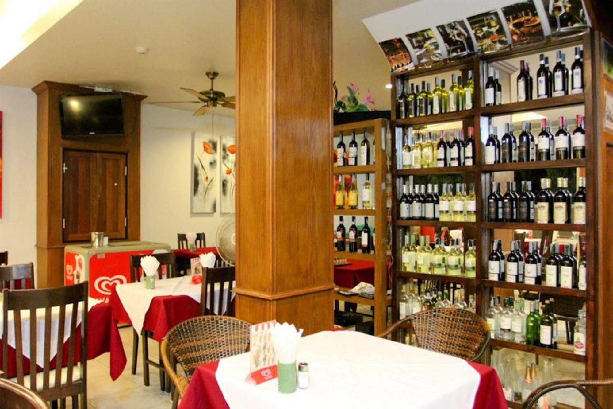 Kata Green Beach Hotel Екстер'єр фото
