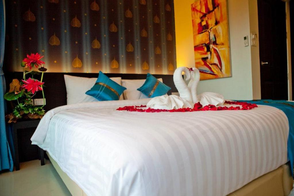 Kata Green Beach Hotel Екстер'єр фото